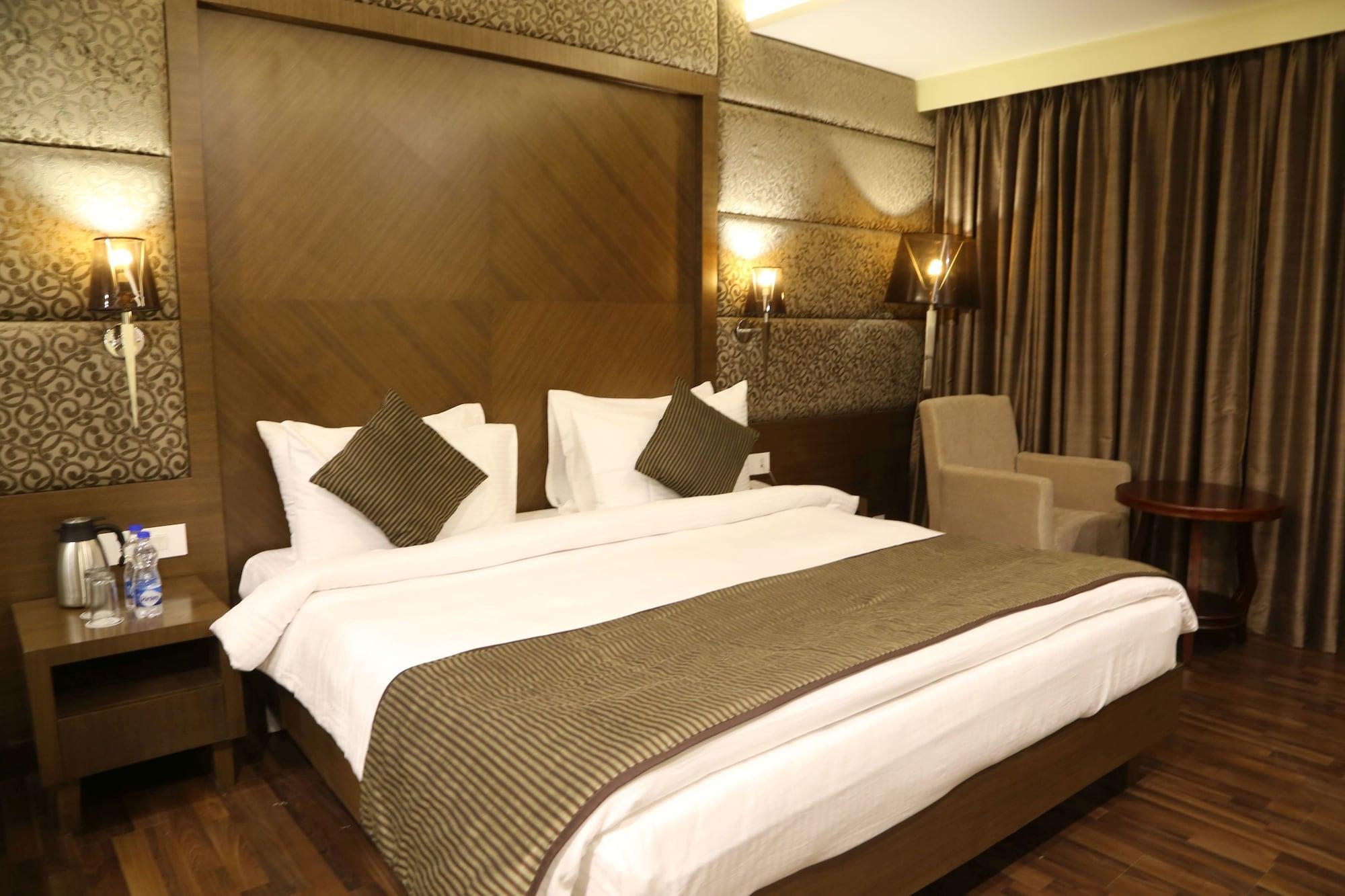 Отель The Fern Residency Mundra Экстерьер фото