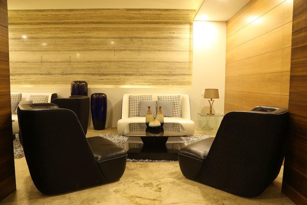 Отель The Fern Residency Mundra Экстерьер фото
