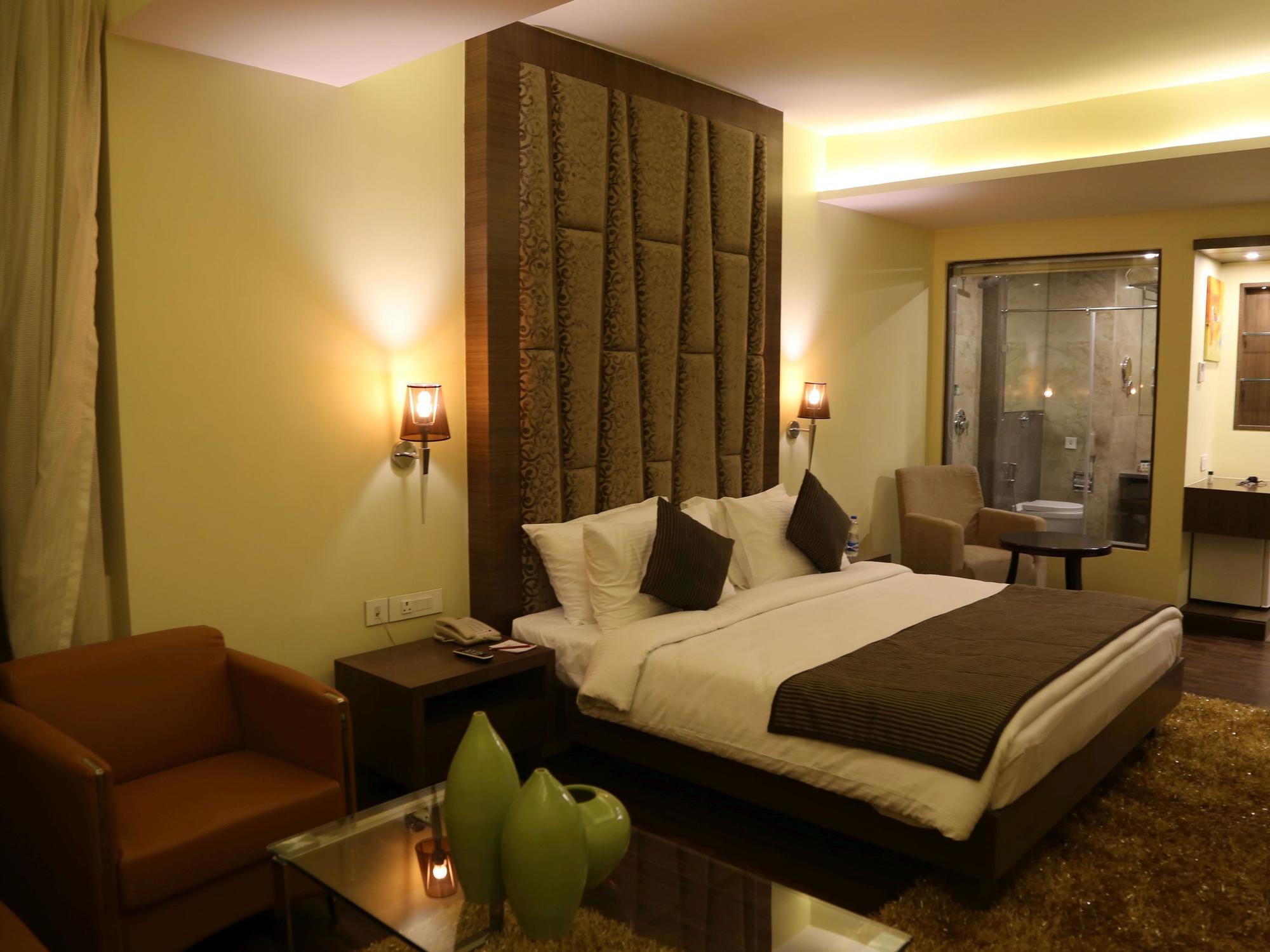 Отель The Fern Residency Mundra Экстерьер фото