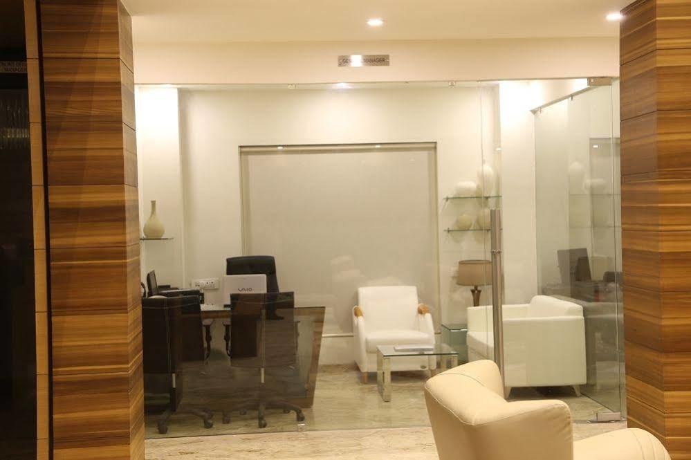 Отель The Fern Residency Mundra Экстерьер фото