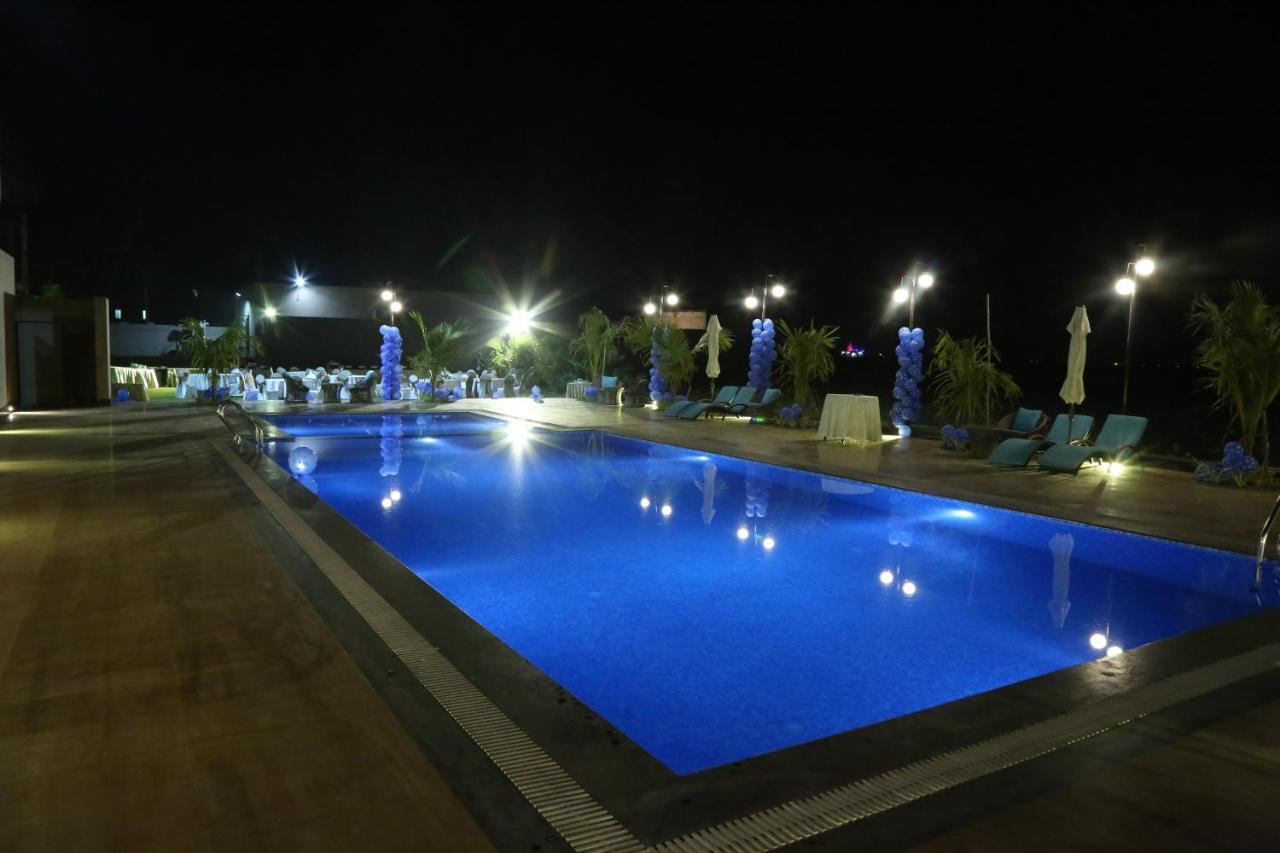 Отель The Fern Residency Mundra Экстерьер фото